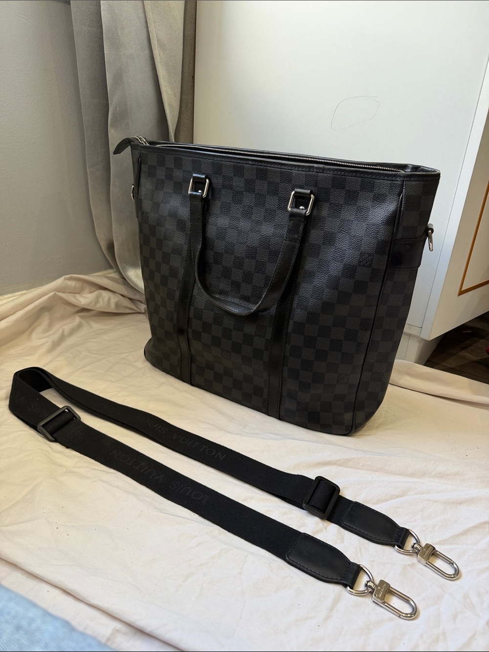 Louis Vuitton Black Damier Graphite Laptop Tote with Detachable Strap